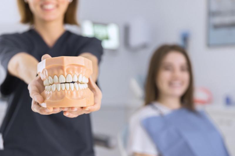 Знакомство с врачом стоматологом - ортопедом